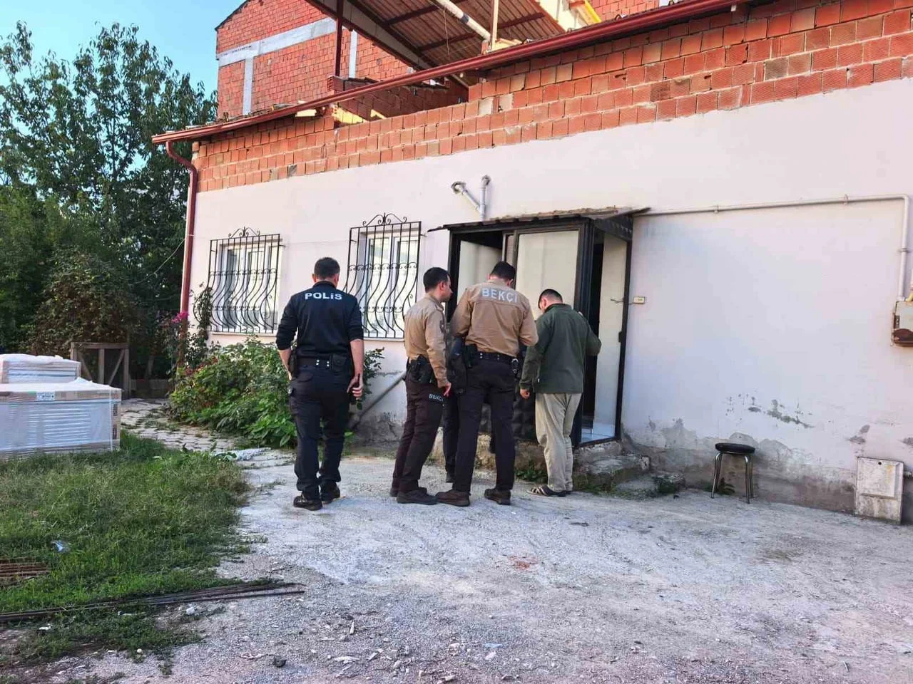 BURSA’NIN İNEGÖL İLÇESİNDE SABAHATTİN AYINTAP (63), AİLESİ TARAFINDAN EVİNDE HAREKETSİZ HALDE...