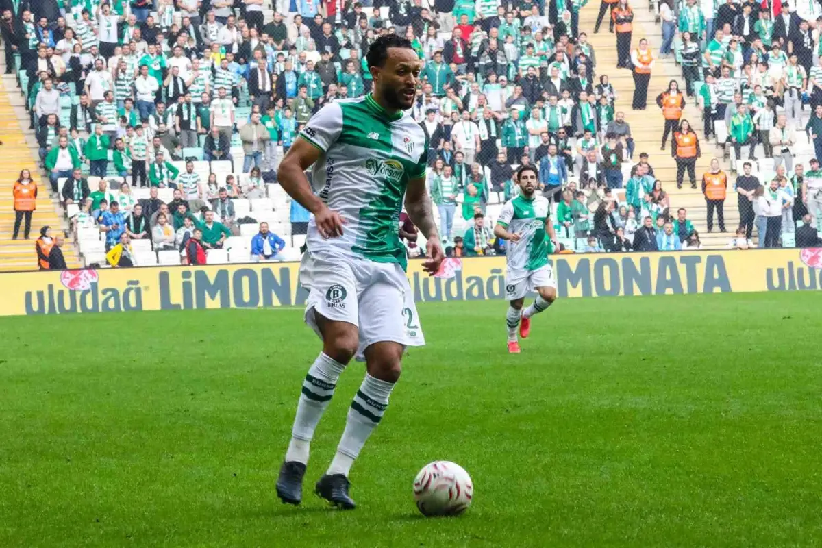 Trendyol 1. Lig: Bursaspor sahasında Bandırmaspor'u 3-0 mağlup etti 4