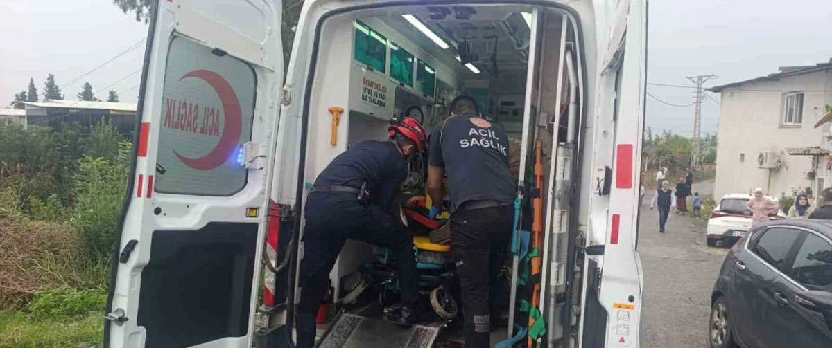 Hatay'da tren otomobile çarptı: 2 yaralı 3