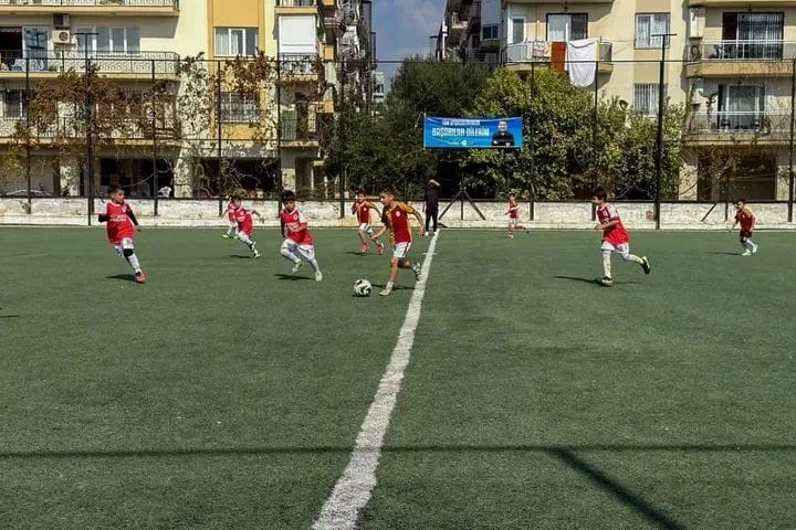 Efeler'de minik kramponlar Cumhuriyet Turnuvası'nda buluştu 1