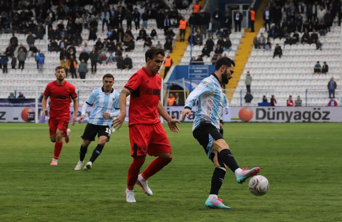 Trendyol Süper Lig'de Erzurumspor FK sahasında Çorum FK'ya 3-1 mağlup oldu 5