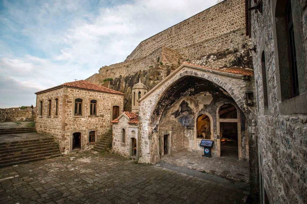 TRABZON BÜYÜKŞEHİR BELEDİYESİ BÜNYESİNDE HİZMET VEREN ATATÜRK KÖŞKÜ, ÇAL MAĞARASI, KIZLAR...