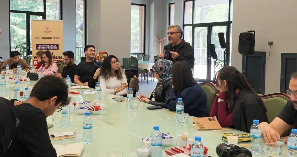 UNESCO Edebiyat Şehri Kahramanmaraş'ta genç yazarlar sertifikalarını aldı 4