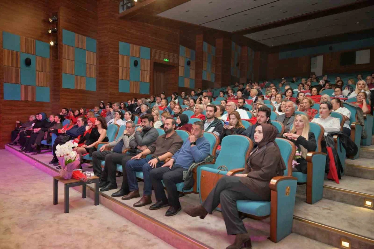 Esenyurt'ta Cumhuriyet'in 103. yıl dönümü klasik Türk müziği konseriyle kutlandı 1