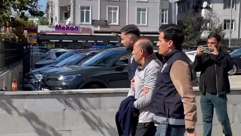 TEKİRDAĞ'IN KAPAKLI İLÇESİNDE KUYUMCUDA ELİNDEKİ OYUNCAK TABANCAYLA SOYGUN GİRİŞİMİNDE BULUNAN...