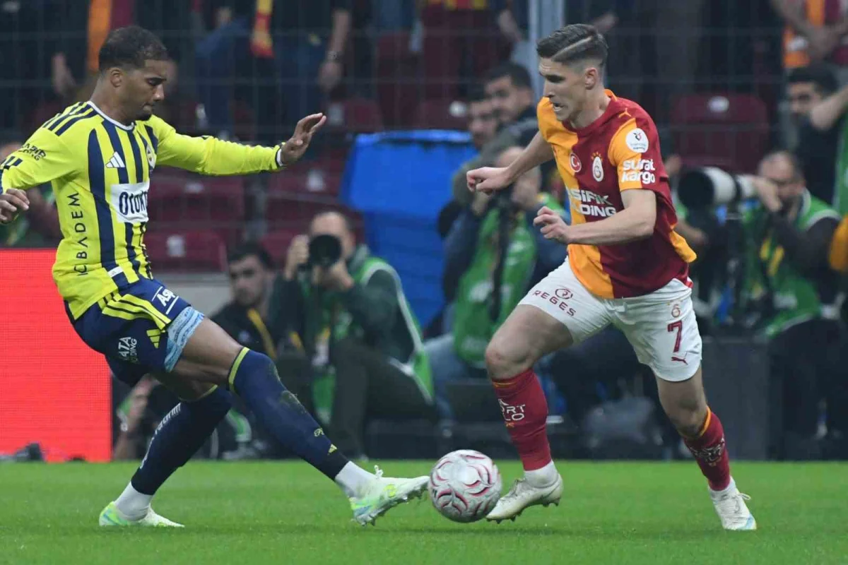 Derbide Victor Osimhen sahneye çıktı: Galatasaray ilk yarıyı Fenerbahçe karşısında 2-0 önde tamamladı 1