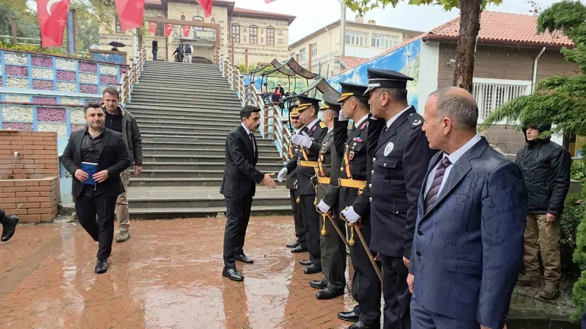 Ergani'de 29 Ekim Cumhuriyet Bayramı töreni yağmur altında yapıldı 2