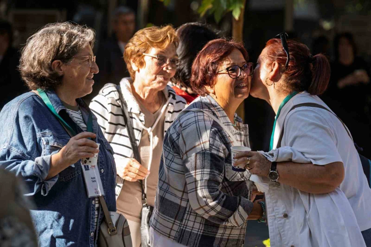 İzmir'de 3'üncü Yaş Üniversitesi'nde son dönem zili çaldı: 154 öğrenci kep atmaya hazırlanıyor 4