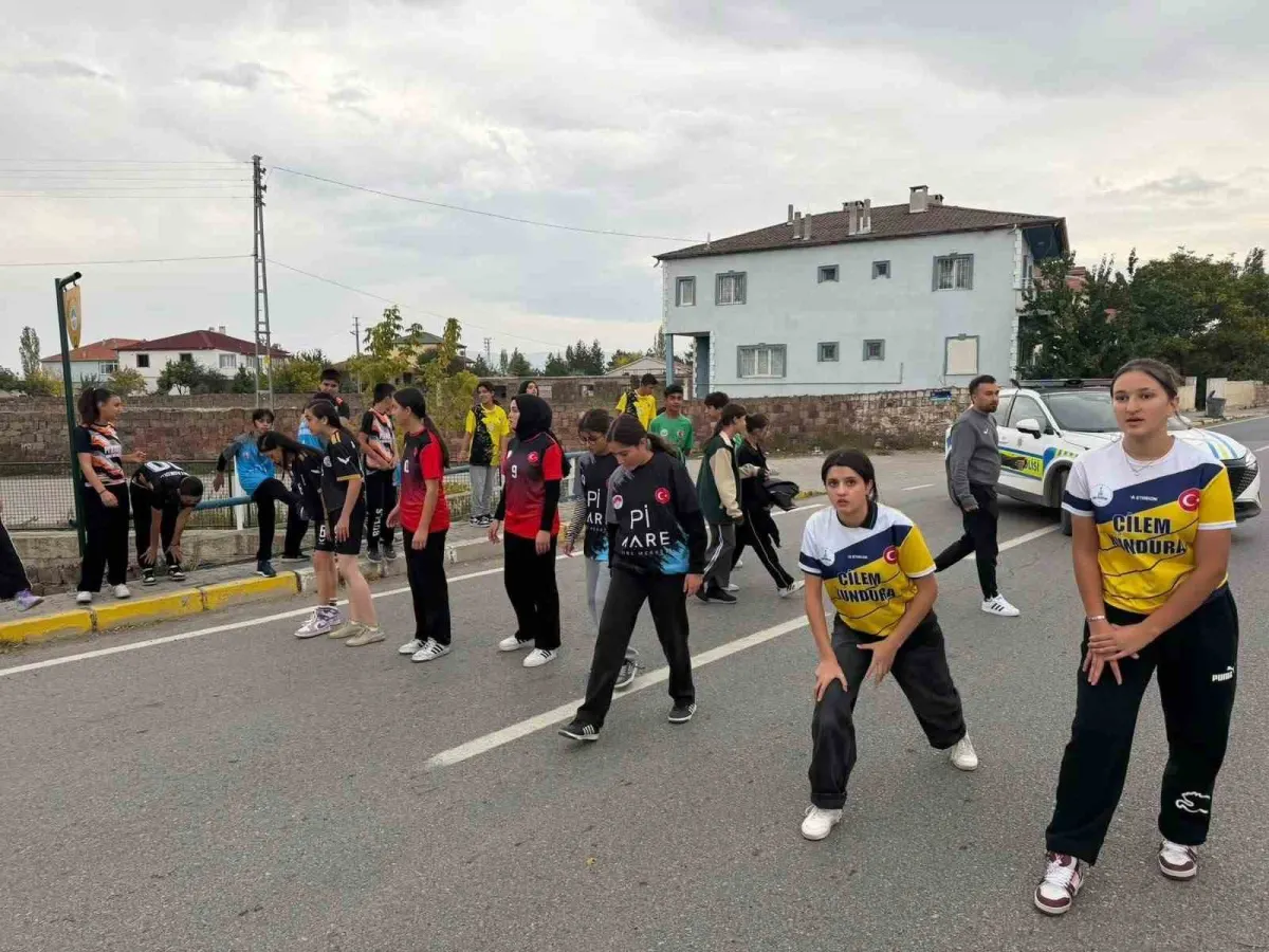 Tomarza'da 29 Ekim Cumhuriyet Kupası için koştular 5