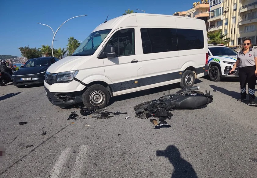 Alanya'da minibüsle çarpışan üniversiteli Yağnur Damla hayatını kaybetti 1