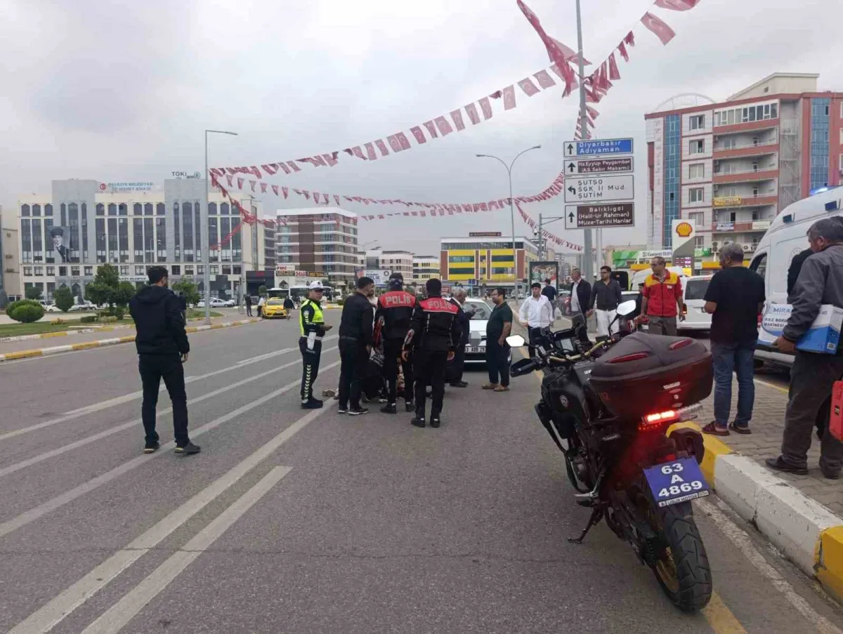 Şanlıurfa'da yolun karşısına geçmeye çalışan çocuğa otomobil çarptı 1