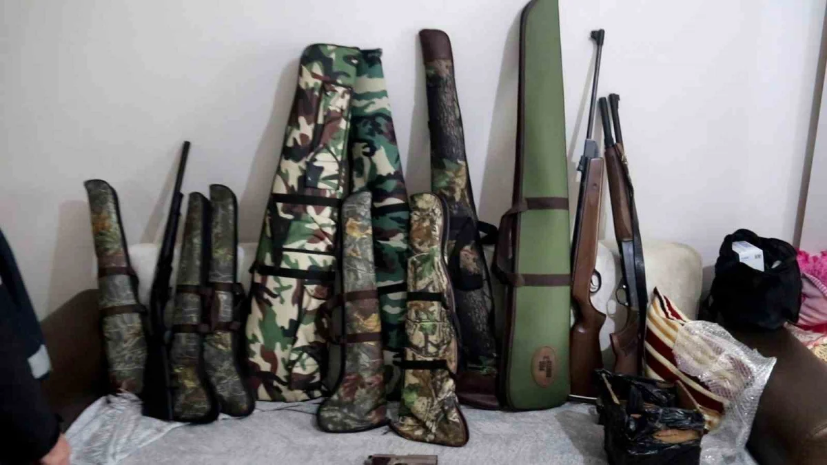Karabük ve Bartın'da kaçak silah operasyonu: 48 silah ve tarihi eserler ele geçirildi 2