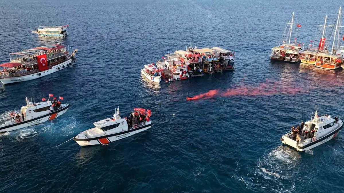 Antalya Kaş'ta ecdadın izinde Cumhuriyet'e saygı yürüyüşü 2