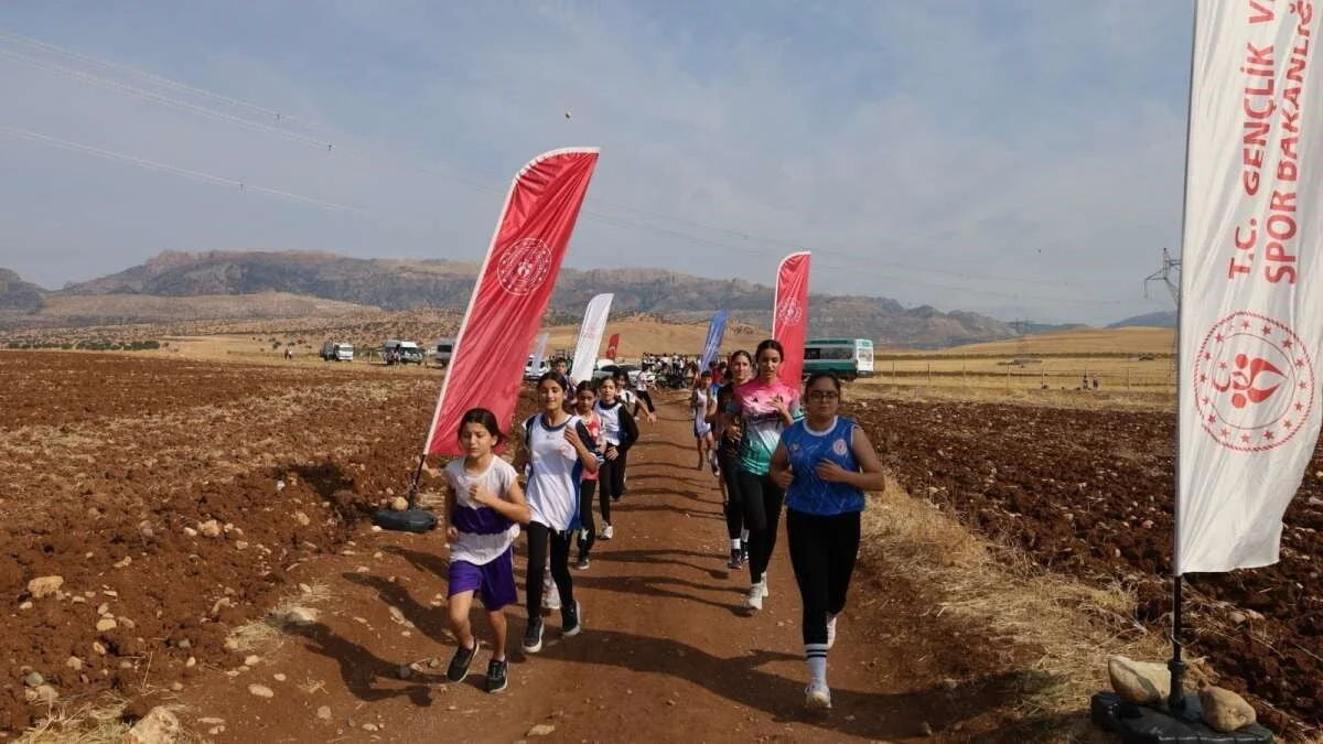 ŞIRNAK'IN SİLOPİ İLÇESİ, GELECEĞİN ŞAMPİYON ATLETLERİNİ BELİRLEYECEK DEV BİR ORGANİZASYONA EV...