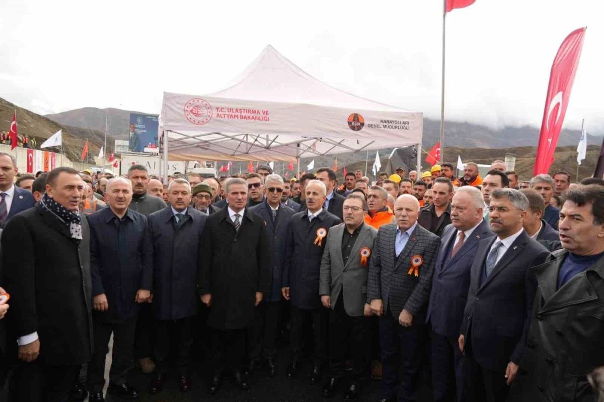 Erzurum'da 168 milyar liralık ulaşım yatırımı hizmete açıldı 4