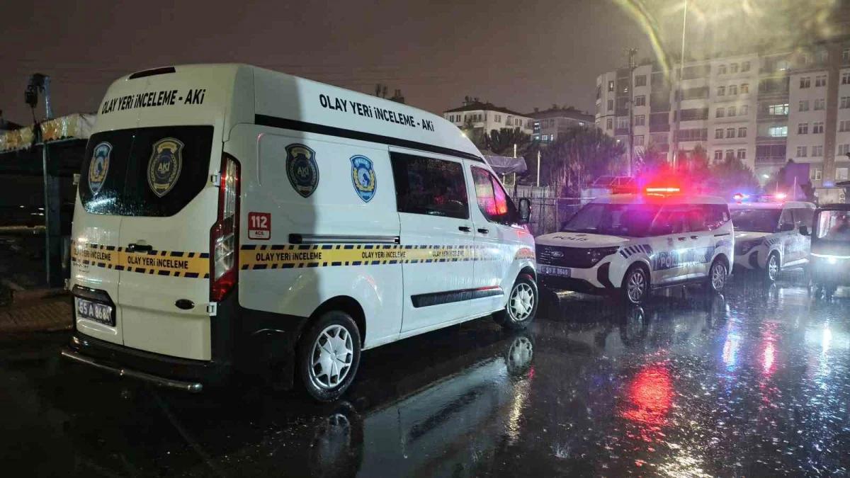 Bafra'da sokak ortasında bıçaklı kavga: 2 kişi yaralandı 1