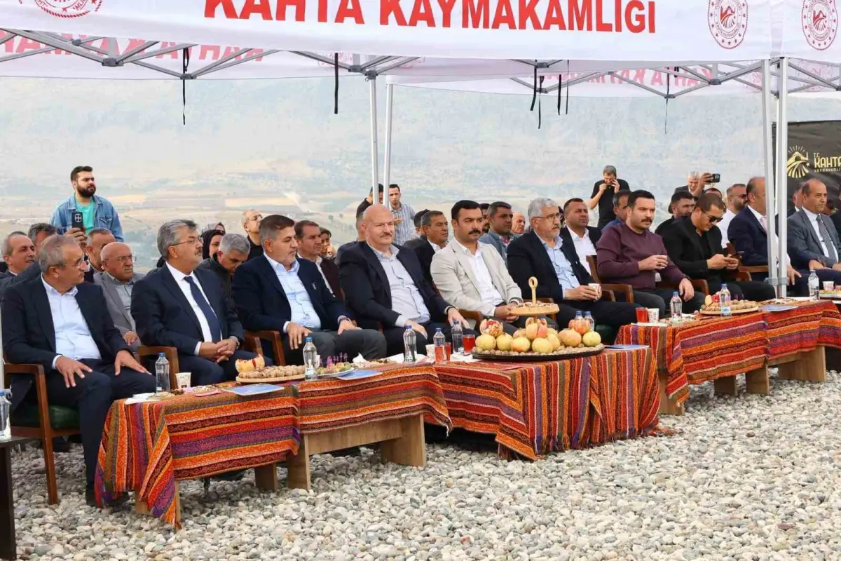 Kahta'nın yöresel lezzetleri Karakuş Tümülüsü'ndeki KAHTAFEST ile tanıtıldı 3