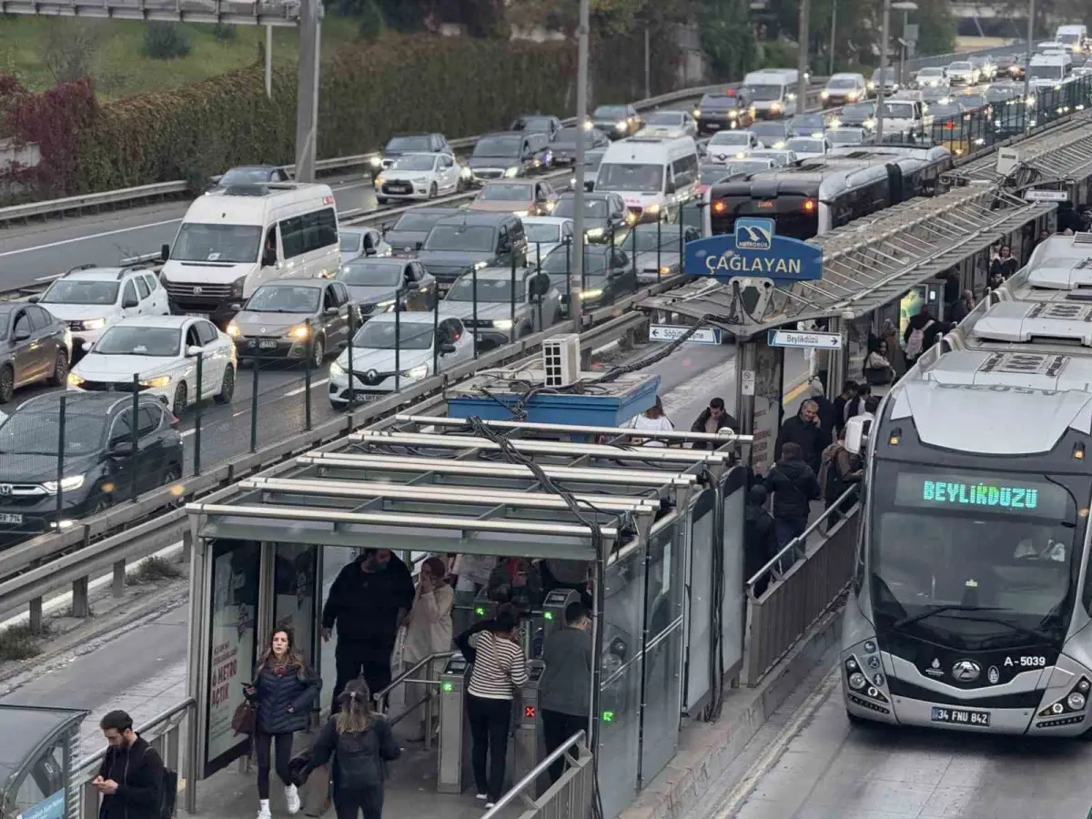 İstanbul'da kritik maçlar öncesi trafik yoğunluğu erken başladı 1