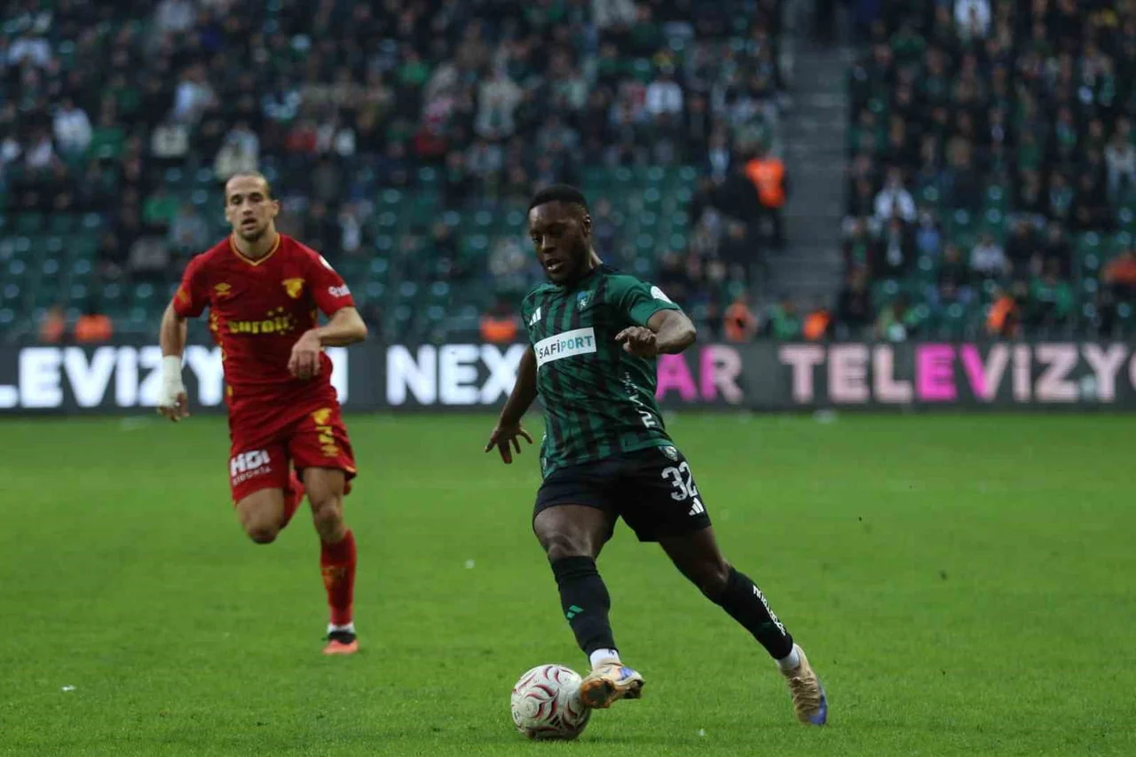 TRENDYOL SÜPER LİG'İN 9. HAFTASINDA KOCAELİSPOR, SAHASINDA KARŞILAŞTIĞI GÖZTEPE'YE 2-1 MAĞLUP...