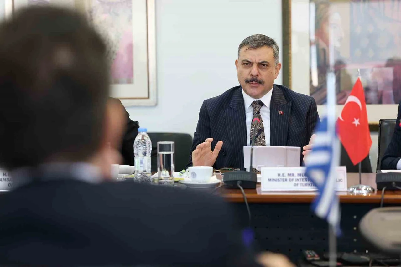 İÇİŞLERİ BAKANI MUSTAFA ÇİFTÇİ, YUNANİSTAN’IN BAŞKENTİ ATİNA’DA YUNANİSTAN VATANDAŞI KORUMA BAKANI...