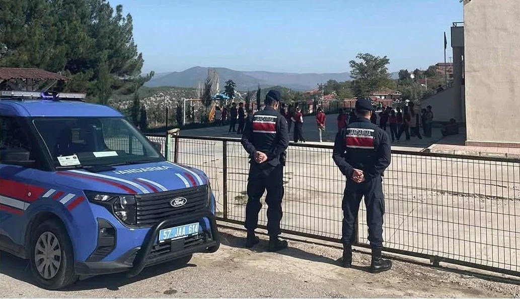 Sinop'ta okul çevreleri ve servislerde denetimler sıklaştırıldı 3
