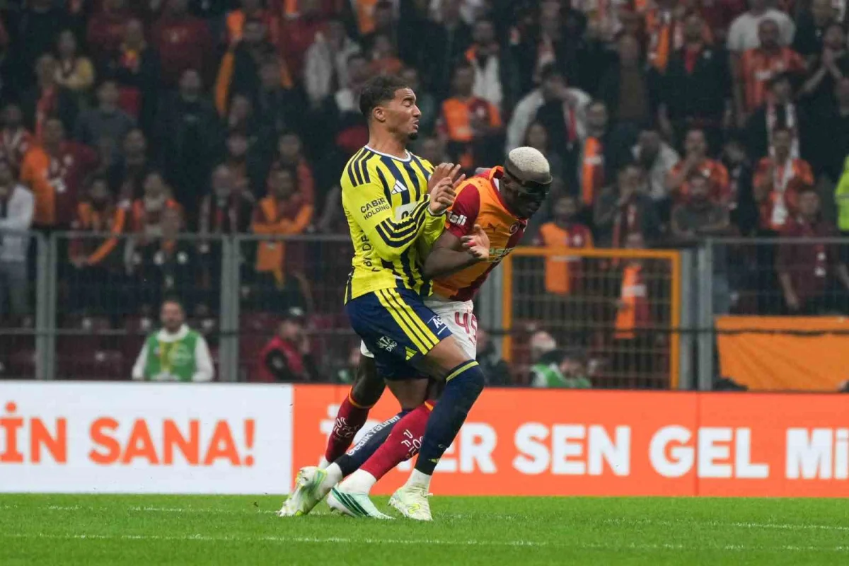 Süper Lig'de dev derbi: Galatasaray sahasında Fenerbahçe'yi 2-1 mağlup etti 3