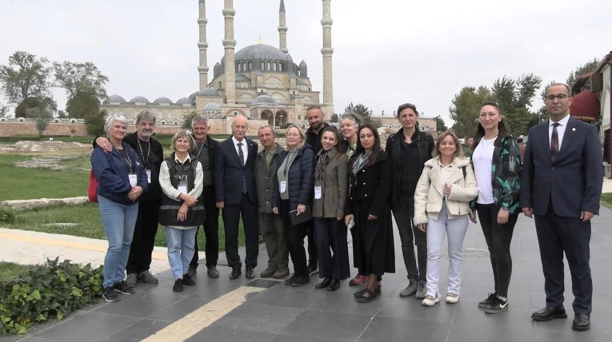 Balkan ressamları Selimiye Camii'nin ihtişamını Edirne'de tuvallere taşıdı 2