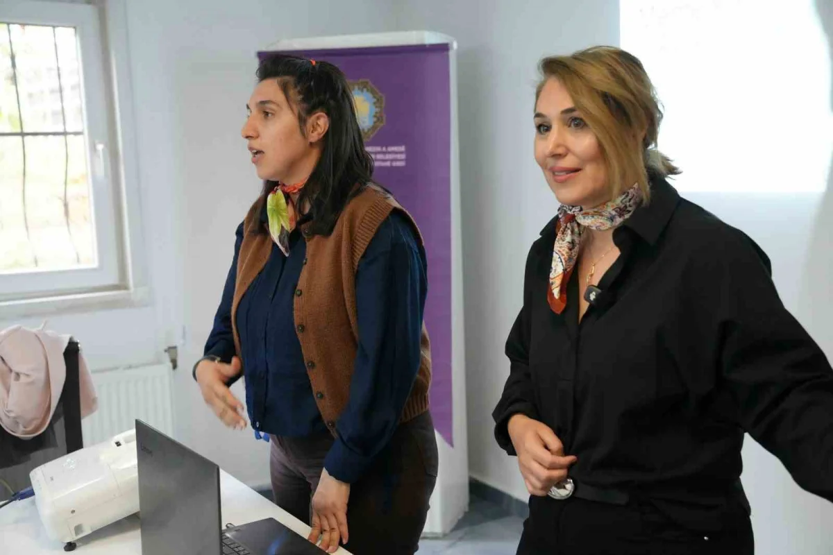 Diyarbakır'da kadınlara meme kanserinde erken tanı ve tarama yöntemleri anlatıldı 2