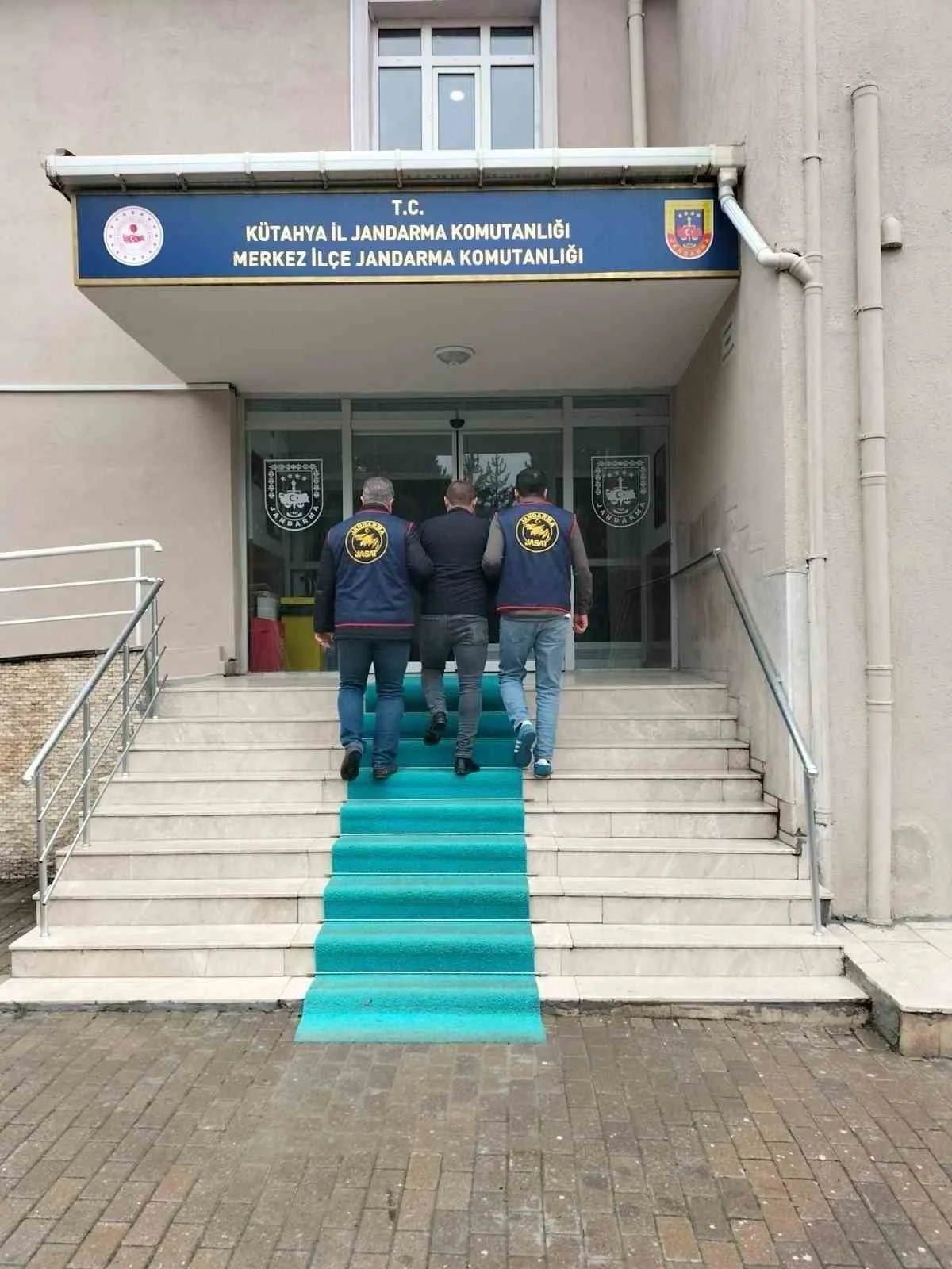 KÜTAHYA’DA JANDARMA EKİPLERİNCE EYLÜL AYINDA GERÇEKLEŞTİRİLEN ÇALIŞMALARDA, ÇEŞİTLİ SUÇLARDAN...