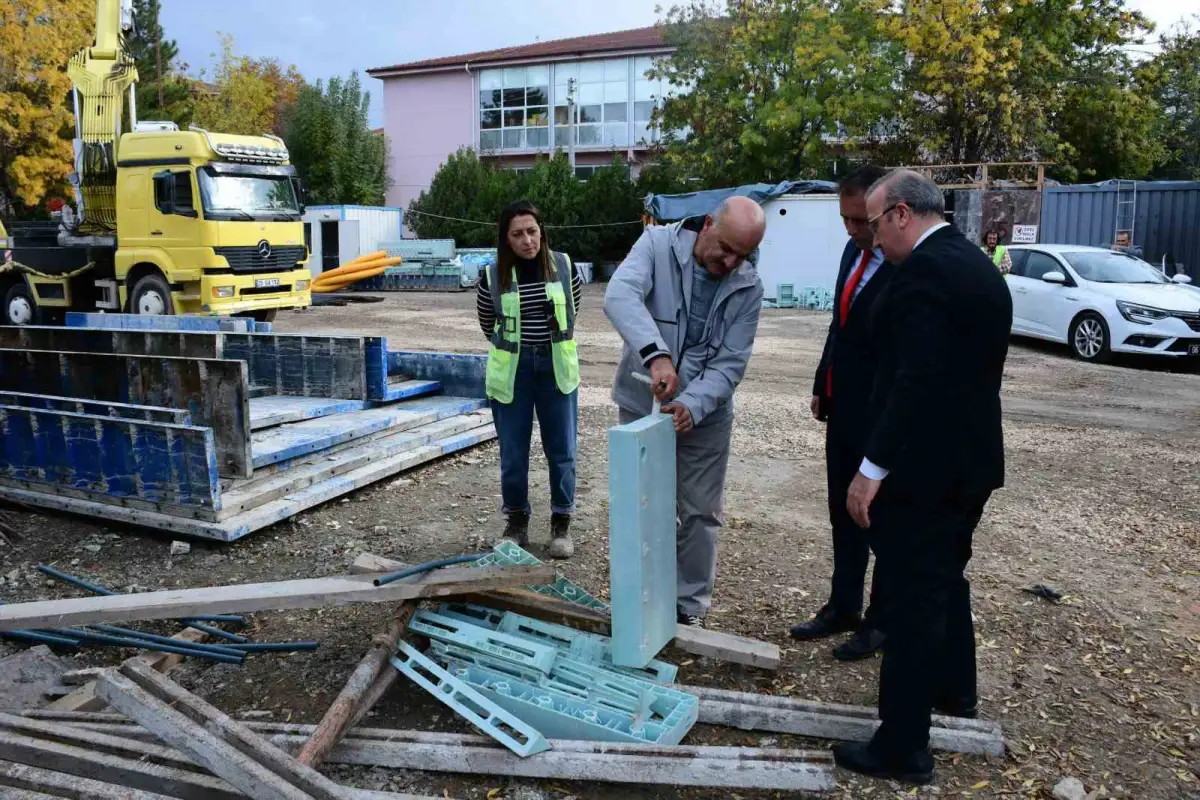 Eskişehir İl Millî Eğitim Müdürü Aydın okul inşaatlarını inceledi 1