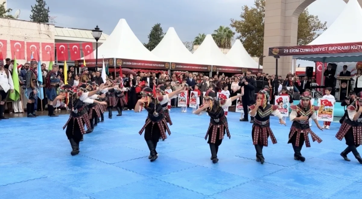 Osmaniye'de Cumhuriyet Bayramı'nın 103'üncü yılı kutlamalarında özel harekât gösterisi 5