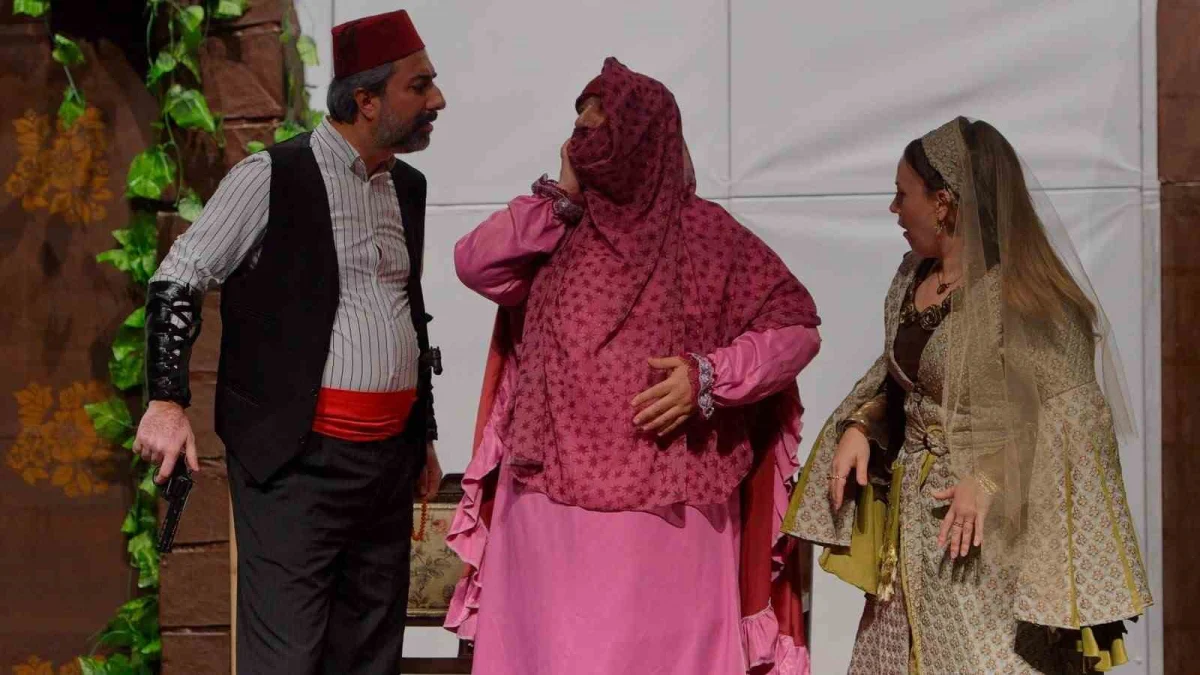 Püsküllü Muamma tiyatro oyunu Yıldırım'da sahnelendi 3