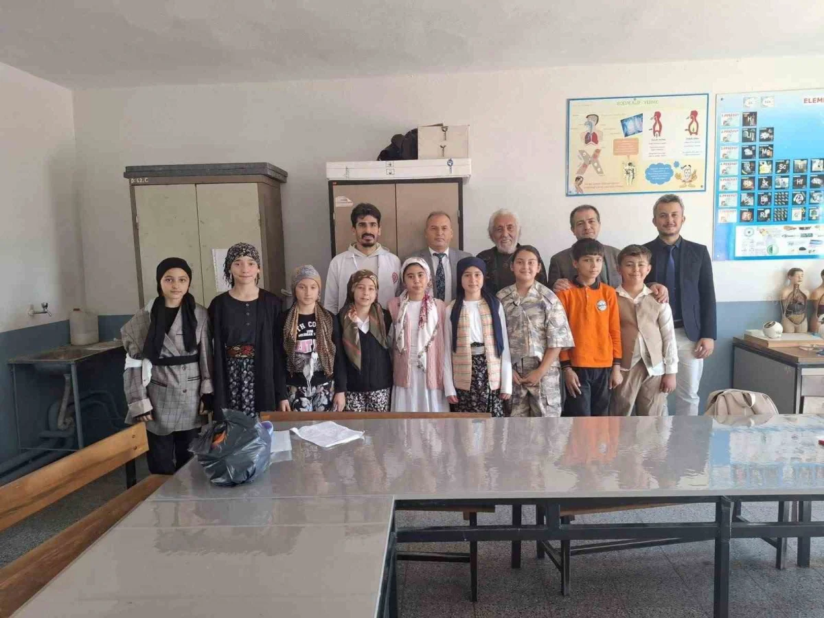 Sarıgöl'de eğitim mesaisi: Maarif Modeli öğretmenlerle değerlendirildi 1