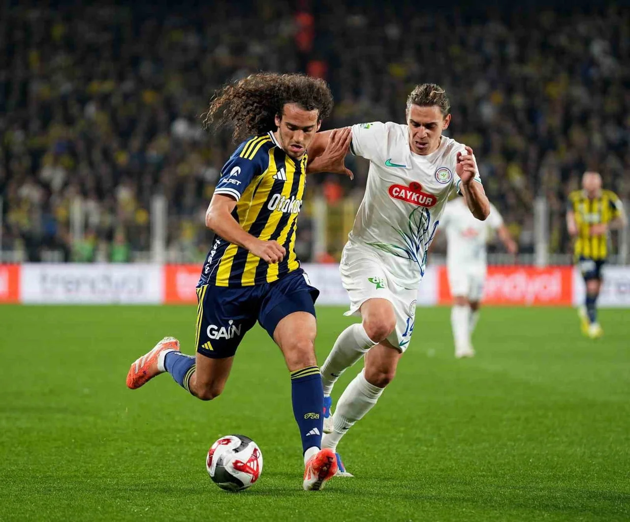 FENERBAHÇE, MİLLİ MAÇLAR İÇİN VERİLEN ARANIN ARDINDAN YARIN TRENDYOL SÜPER LİG'DE ÇAYKUR...