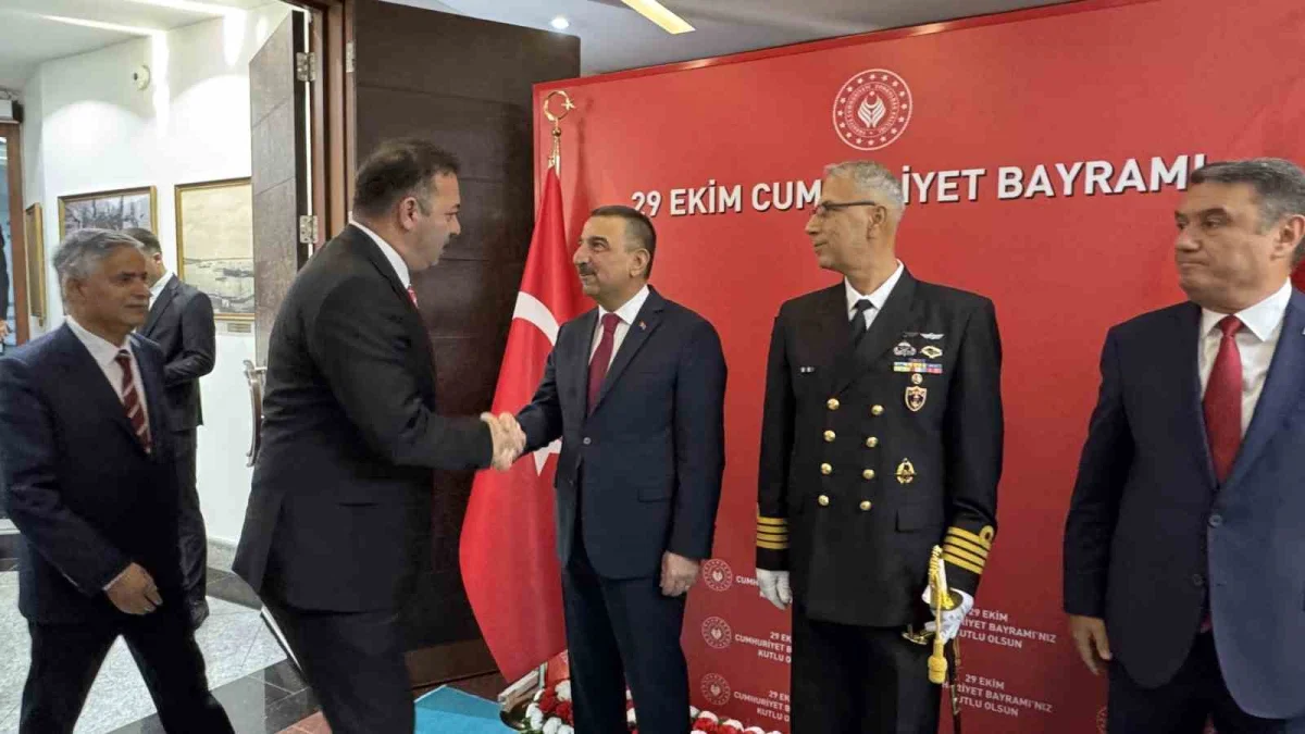 Zonguldak'ta 29 Ekim Cumhuriyet Bayramı tebrikat töreni düzenlendi 1