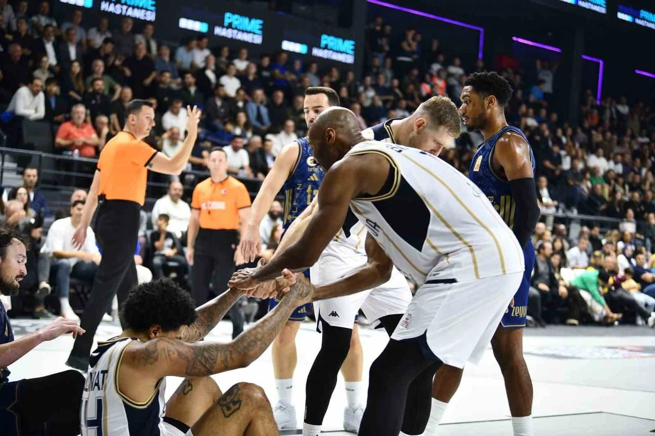 TÜRKİYE SİGORTA BASKETBOL SÜPER LİGİ'NİN 3. HAFTASINDA FENERBAHÇE TARFİN, DEPLASMANDA GLİNT...