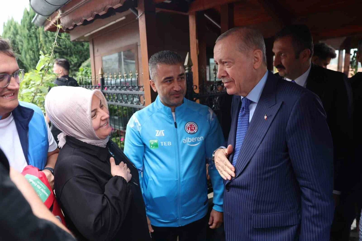 Cumhurbaşkanı Erdoğan, İstanbul Kastamonuspor heyetini Fatih'te kabul etti 3