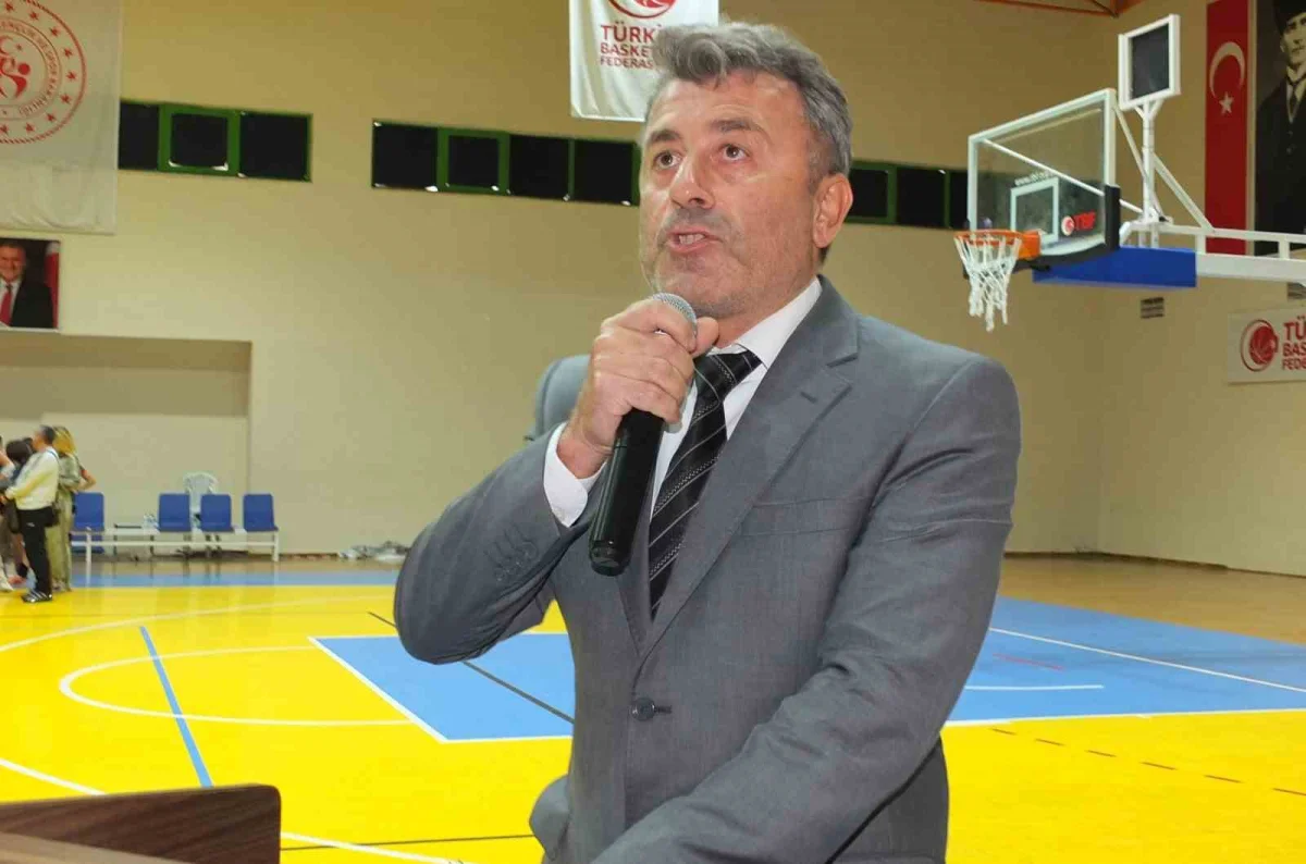 Burhaniye'de Cumhuriyet Kupası Turnuvası'nda ödüller sahiplerini buldu 4