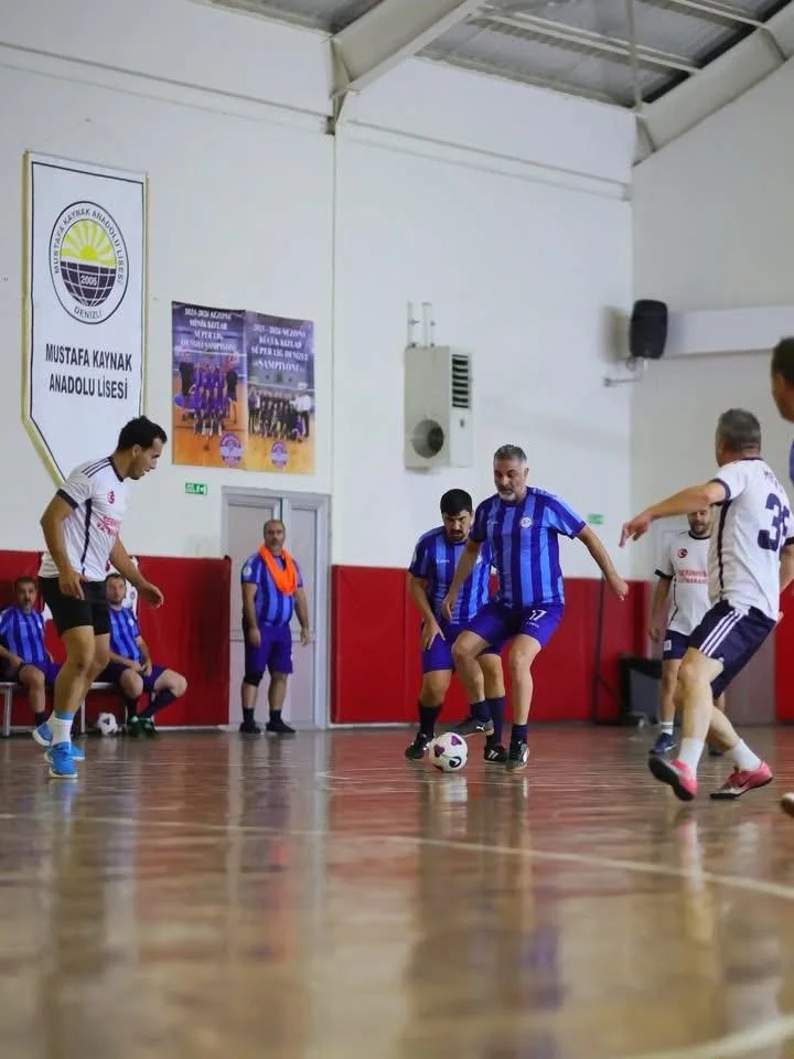 Denizli'de Kamu Spor Oyunları şampiyonları kupalarını aldı 1