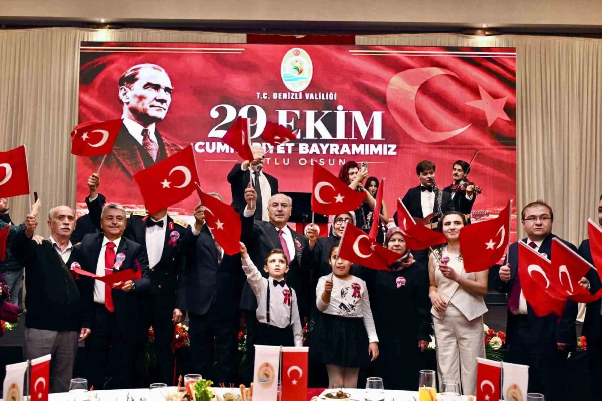 Denizli'de Cumhuriyet'in 103. yıl dönümü resepsiyonunda istikbal vurgusu 2