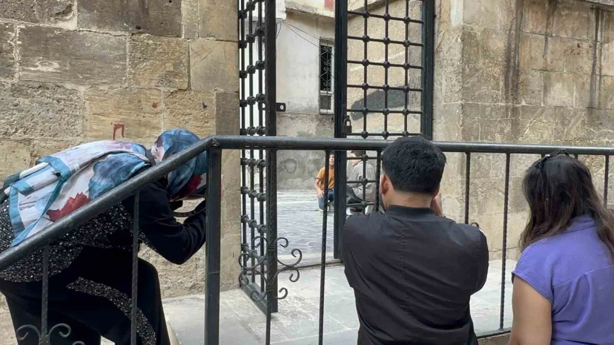 Şanlıurfa'da kilise ve cezaevinden camiye dönüştürülen tarihi mekan fotoğraflandı 3