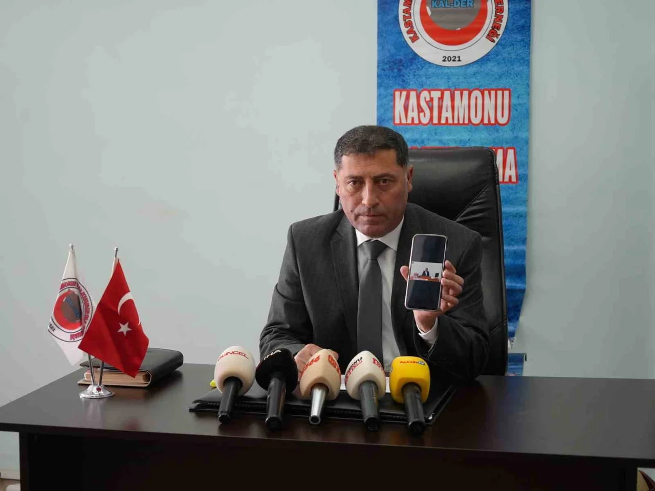 KASTAMONU KALKINDIRMA DERNEĞİ YÖNETİM KURULU BAŞKANI TUGAY CİVELEKOĞLU, KASTAMONU BELEDİYESİ...