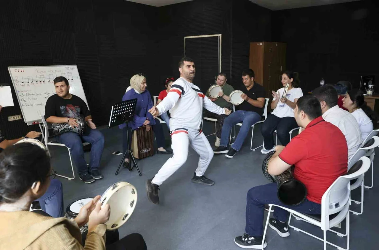 MERSİN BÜYÜKŞEHİR BELEDİYESİ, ÖZEL GEREKSİNİMLİ BİREYLERİN SOSYAL YAŞAMA KATILIMINI ARTIRMAK VE...