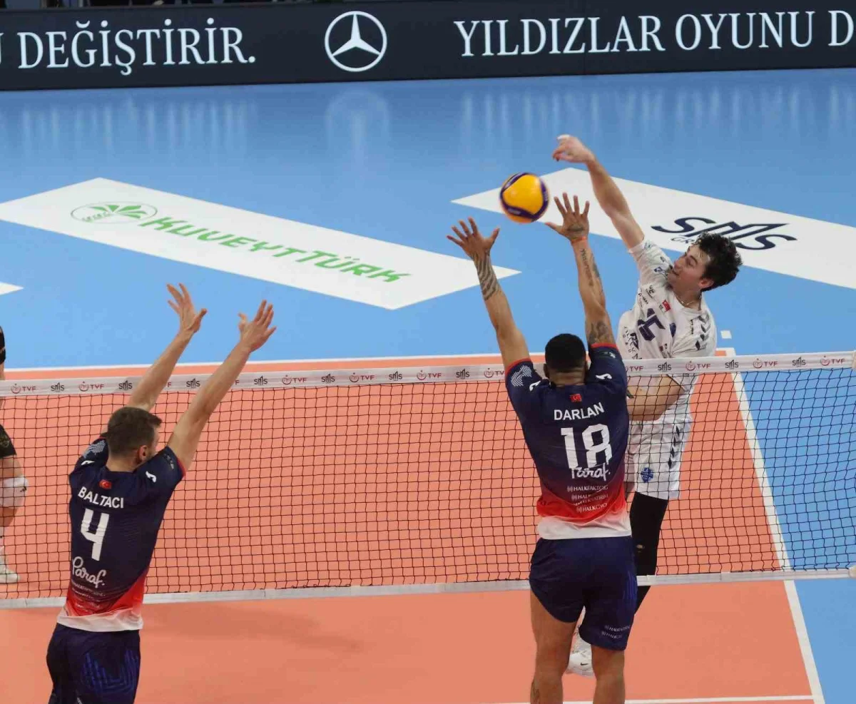 Halkbank, Altekma deplasmanında set vermedi: 3-0 3