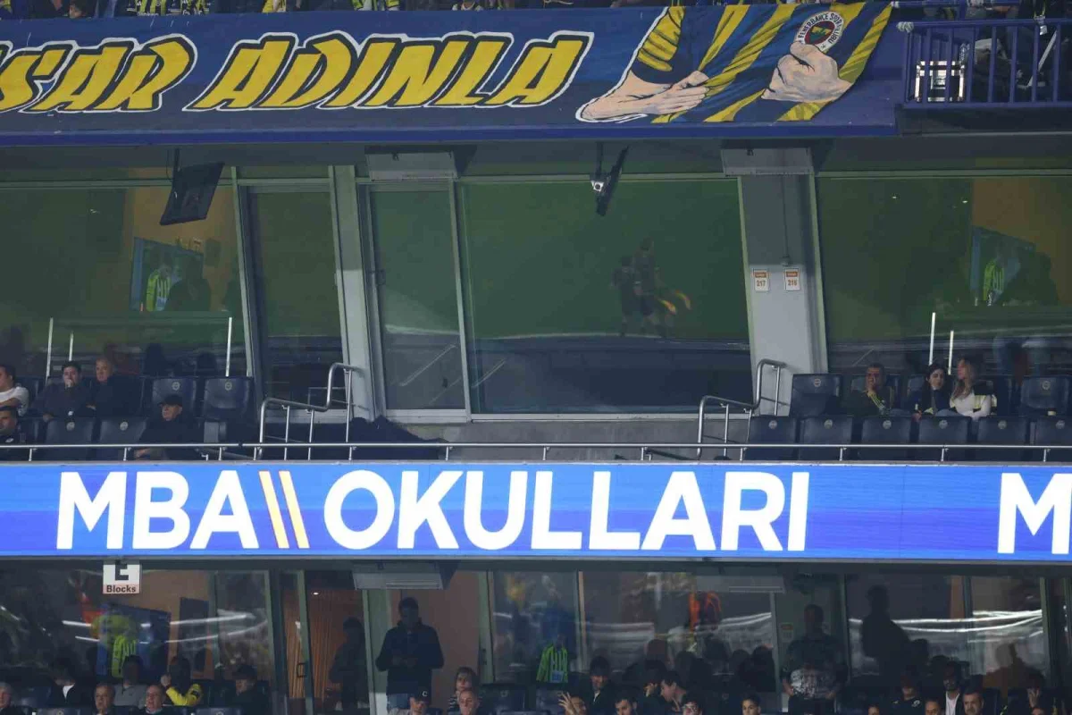 Trendyol Süper Lig'de Fenerbahçe, Göztepe karşısında ilk yarıyı önde tamamladı 5