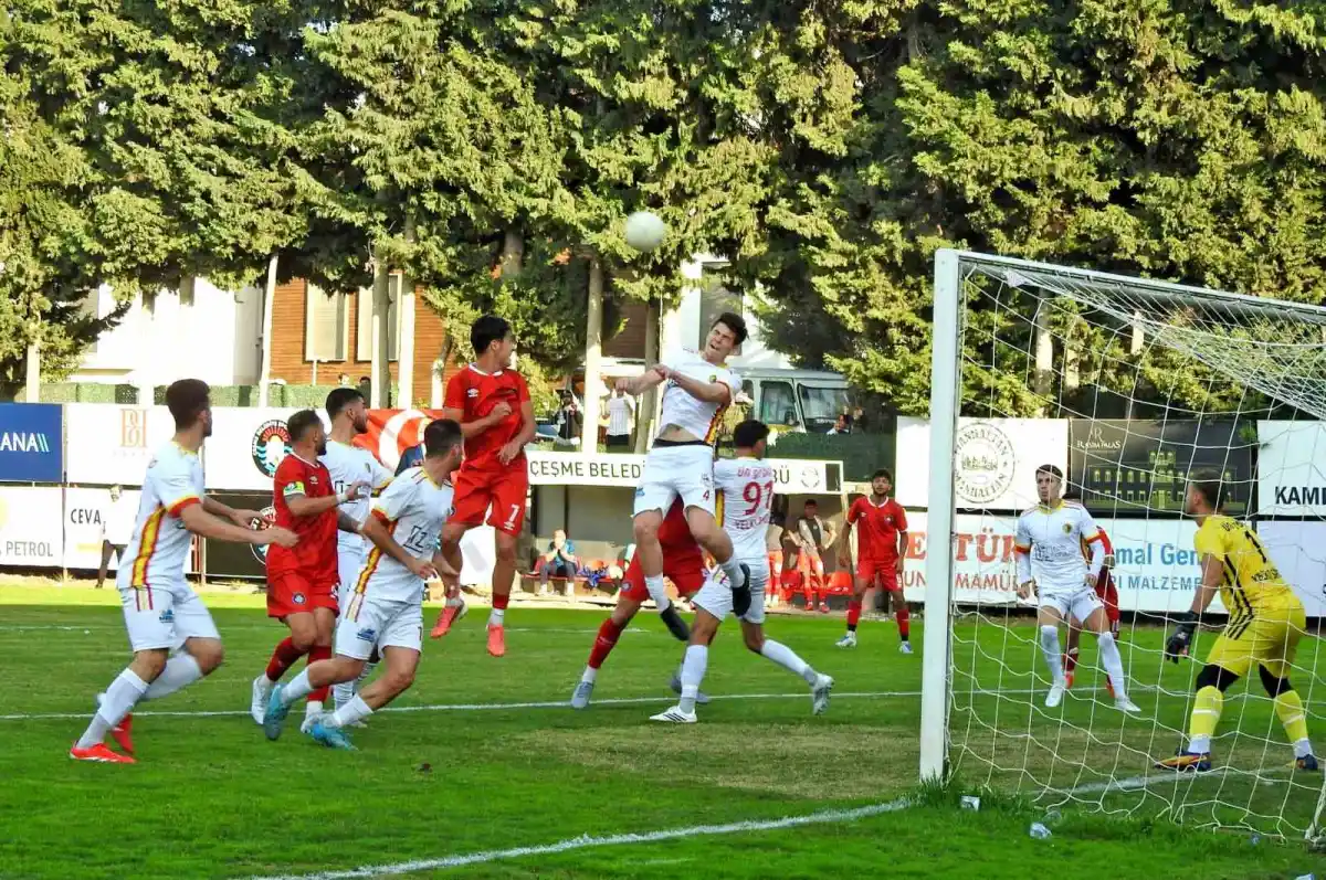 Çeşme Belediyespor sahasında Yelkispor'a penaltı golüyle mağlup oldu 4