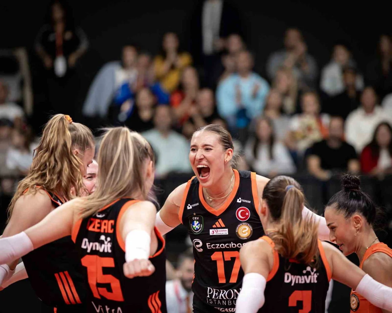 ECZACIBAŞI PERON İSTANBUL, VODAFONE SULTANLAR LİGİ’NİN 4. HAFTASINDA SAHASINDA V.BANK’A 25-14...