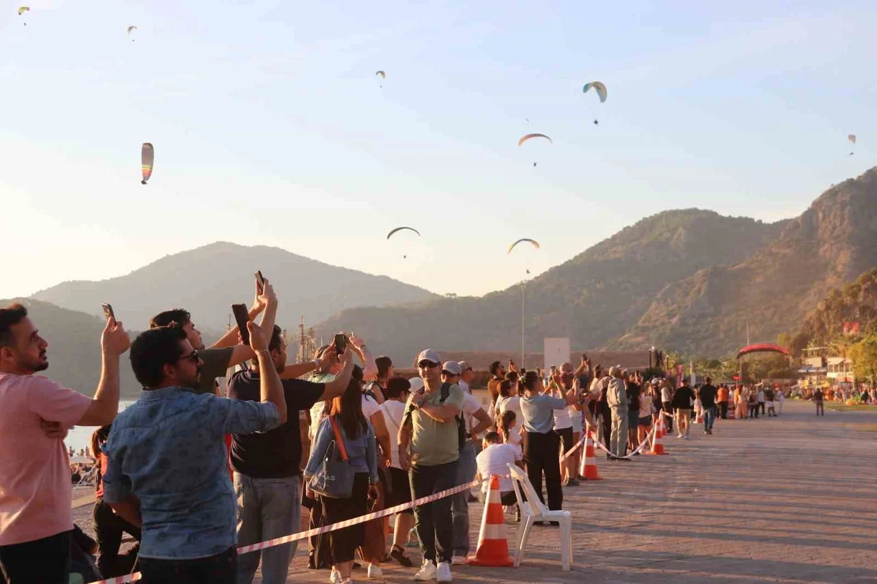 26. ÖLÜDENİZ HAVA OYUNLARI FESTİVALİ’NİN AÇILIŞI GERÇEKLEŞTİRİLDİ