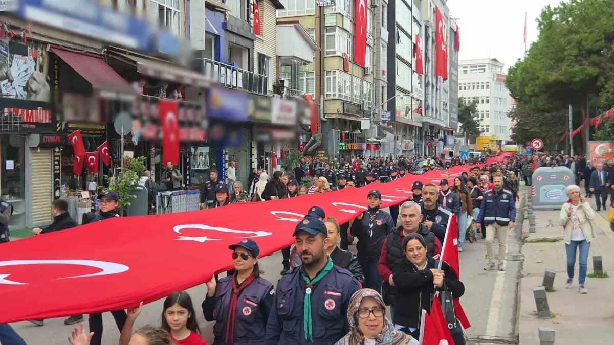 Samsun'da 1919 metrelik dev Türk bayrağıyla Cumhuriyet Yürüyüşü 2