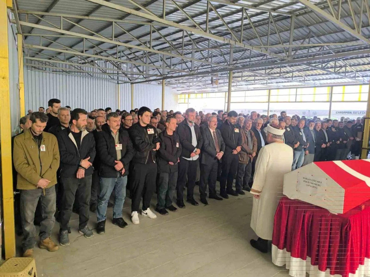 Kanser tedavisi gören polis memuru Hakan Göçmez memleketi Samsun'da son yolculuğuna uğurlandı 1